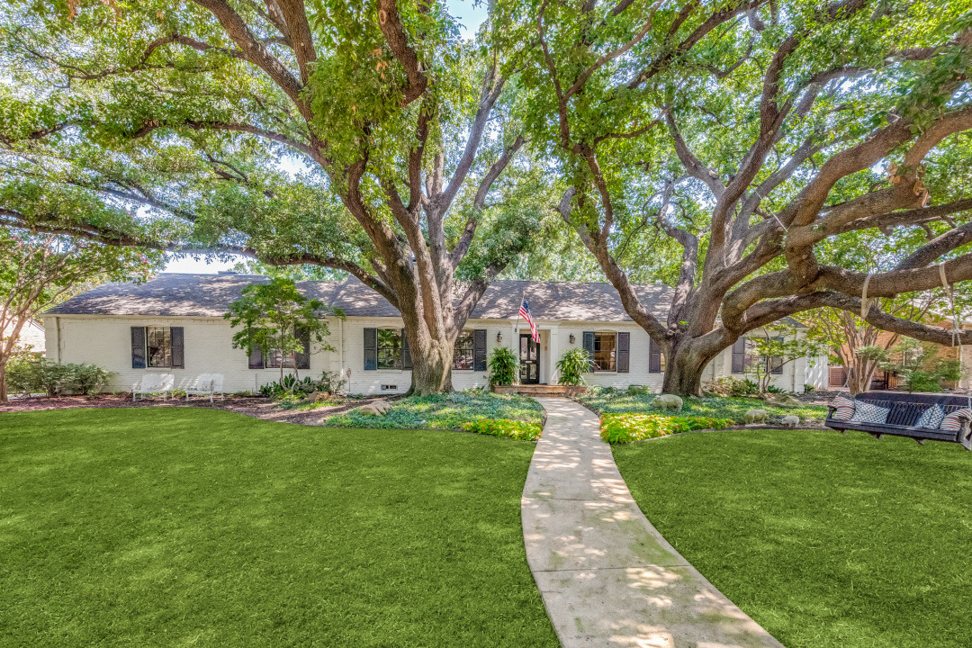 Exterior of 5319 Caladium Drive